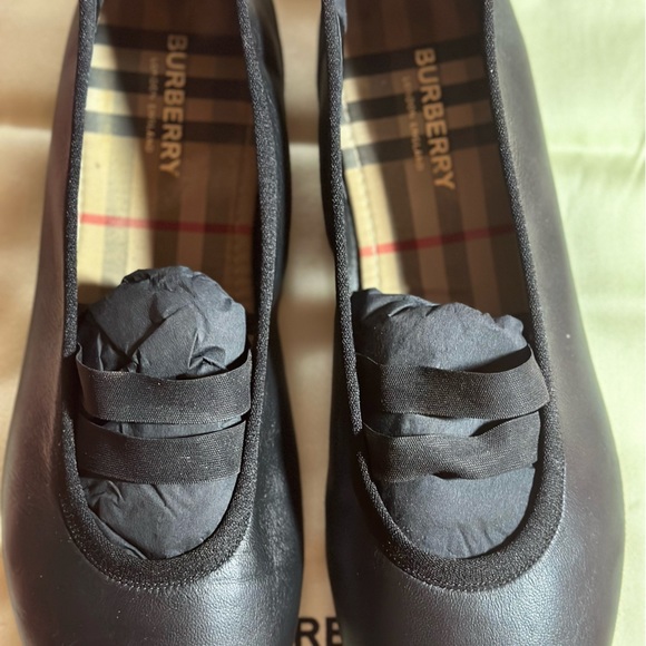 Authentic Burberry ballerina flats gently used. - Picture 8 of 12